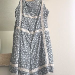 Light blue/ green jumper